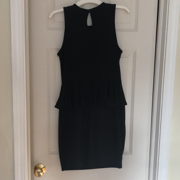 Dress - Picture 5 of 9